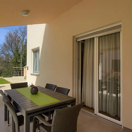 Mit Privatpool Fuer 10 Personen Ca 200 Qm In Banjole, Istrien Istrische Riviera Banjole