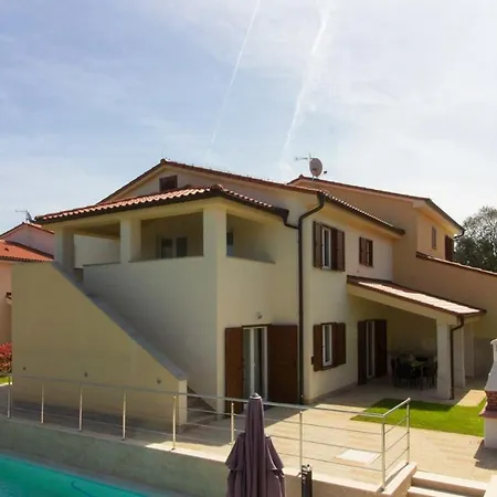 Mit Privatpool Fuer 10 Personen Ca 200 Qm In Banjole, Istrien Istrische Riviera Holiday home